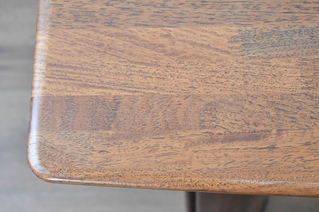 中古　カリモク家具(karimoku)　希少モデル　最上位シリーズ「ビベンテ」　花梨(カリン)材　品のある落ち着いた印象ダイニングテーブル　現行定価約42万円　(R-087111)