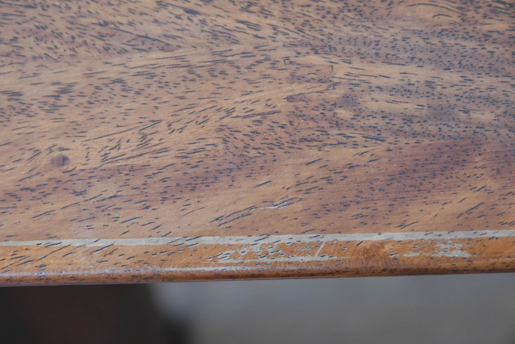 中古　カリモク家具(karimoku)　希少モデル　最上位シリーズ「ビベンテ」　花梨(カリン)材　品のある落ち着いた印象ダイニングテーブル　現行定価約42万円　(R-087111)