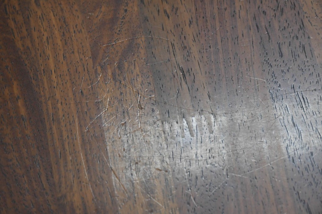 中古　カリモク家具(karimoku)　希少モデル　最上位シリーズ「ビベンテ」　花梨(カリン)材　品のある落ち着いた印象ダイニングテーブル　現行定価約42万円　(R-087111)