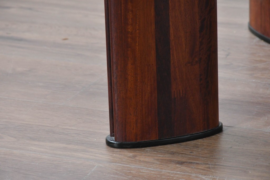 中古　カリモク家具(karimoku)　希少モデル　最上位シリーズ「ビベンテ」　花梨(カリン)材　品のある落ち着いた印象ダイニングテーブル　現行定価約42万円　(R-087111)