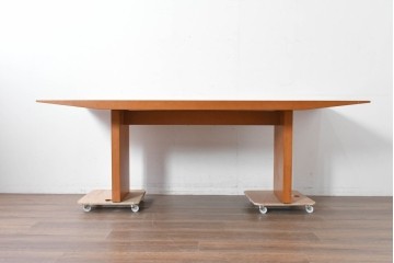 中古　arflex(アルフレックス)　TAVOLO VOLO(タボロ・ボーロ)　シャープなフォルムが印象的なダイニングテーブル　(R-087113)