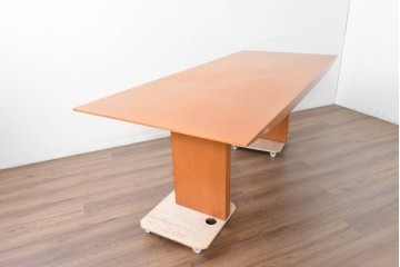 中古　arflex(アルフレックス)　TAVOLO VOLO(タボロ・ボーロ)　シャープなフォルムが印象的なダイニングテーブル　(R-087113)