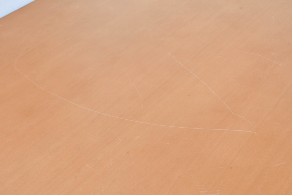 中古　arflex(アルフレックス)　TAVOLO VOLO(タボロ・ボーロ)　シャープなフォルムが印象的なダイニングテーブル　(R-087113)