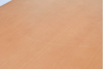 中古　arflex(アルフレックス)　TAVOLO VOLO(タボロ・ボーロ)　シャープなフォルムが印象的なダイニングテーブル　(R-087113)