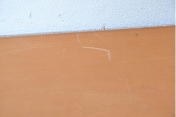 中古　arflex(アルフレックス)　TAVOLO VOLO(タボロ・ボーロ)　シャープなフォルムが印象的なダイニングテーブル　(R-087113)