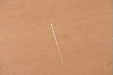 中古　arflex(アルフレックス)　TAVOLO VOLO(タボロ・ボーロ)　シャープなフォルムが印象的なダイニングテーブル　(R-087113)