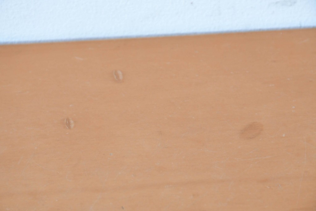 中古　arflex(アルフレックス)　TAVOLO VOLO(タボロ・ボーロ)　シャープなフォルムが印象的なダイニングテーブル　(R-087113)