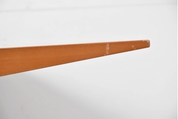 中古　arflex(アルフレックス)　TAVOLO VOLO(タボロ・ボーロ)　シャープなフォルムが印象的なダイニングテーブル　(R-087113)