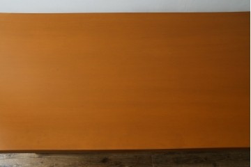 中古　arflex(アルフレックス)　TAVOLO VOLO(タボロ・ボーロ)　シャープなフォルムが印象的なダイニングテーブル　(R-087113)