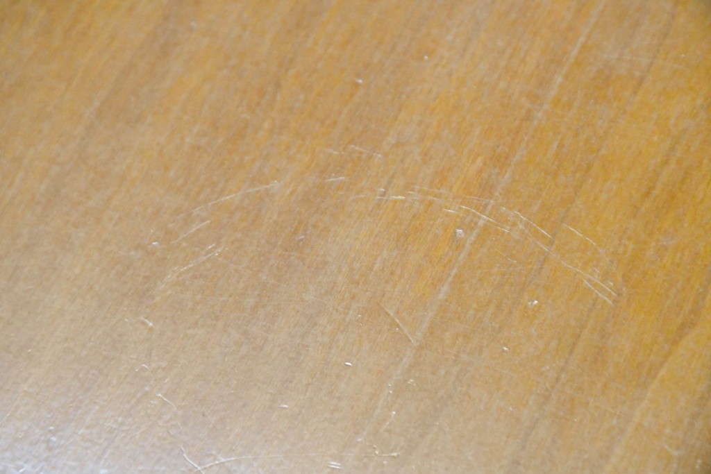 中古　BoConcept(ボーコンセプト)　希少な廃番品　チェリー材　直線美と素材感を楽しめるダイニングテーブル　(R-087114)