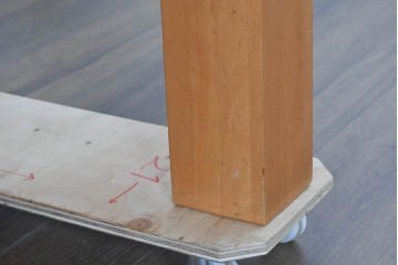 中古　BoConcept(ボーコンセプト)　希少な廃番品　チェリー材　直線美と素材感を楽しめるダイニングテーブル　(R-087114)