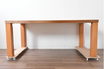 中古　BoConcept(ボーコンセプト)　希少な廃番品　チェリー材　直線美と素材感を楽しめるダイニングテーブル　(R-087114)