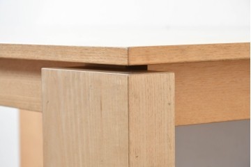 中古　アクタス取り扱い　porada(ポラダ)　KEVIN(ケビン)　アッシュ材　ナチュラルモダンなダイニングテーブル　定価約43万円　(R-087115)