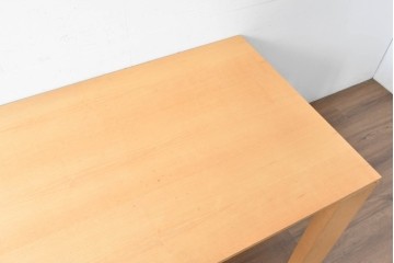 中古　アクタス取り扱い　porada(ポラダ)　KEVIN(ケビン)　アッシュ材　ナチュラルモダンなダイニングテーブル　定価約43万円　(R-087115)