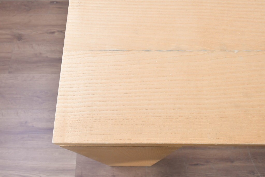 中古　アクタス取り扱い　porada(ポラダ)　KEVIN(ケビン)　アッシュ材　ナチュラルモダンなダイニングテーブル　定価約43万円　(R-087115)