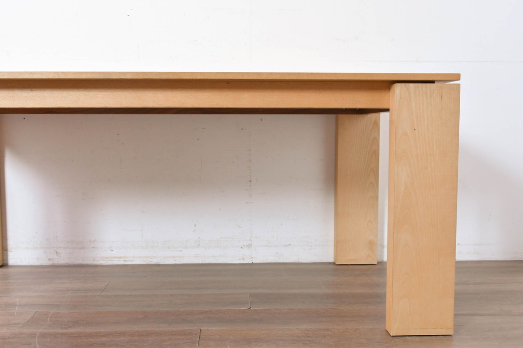 中古　アクタス取り扱い　porada(ポラダ)　KEVIN(ケビン)　アッシュ材　ナチュラルモダンなダイニングテーブル　定価約43万円　(R-087115)