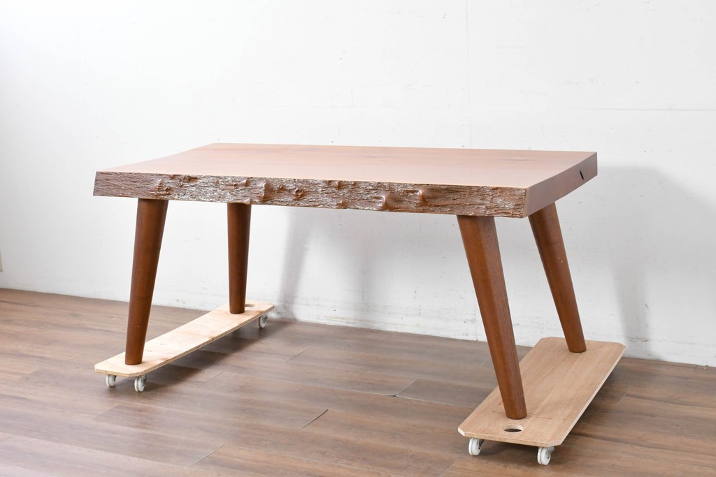 和製ヴィンテージ　天板(花梨材)　脚(タモ材)　一枚板ならではの風合いが魅力のテーブル　(R-087116)