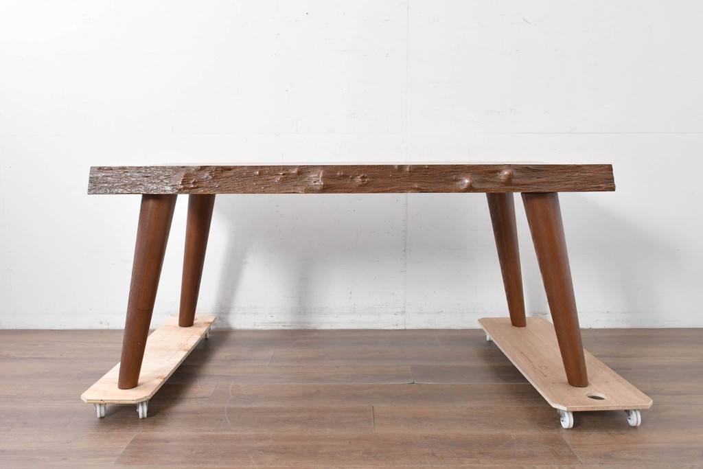 和製ヴィンテージ　天板(花梨材)　脚(タモ材)　一枚板ならではの風合いが魅力のテーブル　(R-087116)