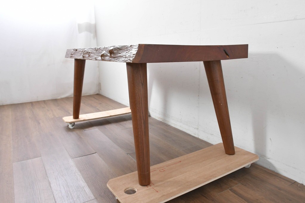 和製ヴィンテージ　天板(花梨材)　脚(タモ材)　一枚板ならではの風合いが魅力のテーブル　(R-087116)