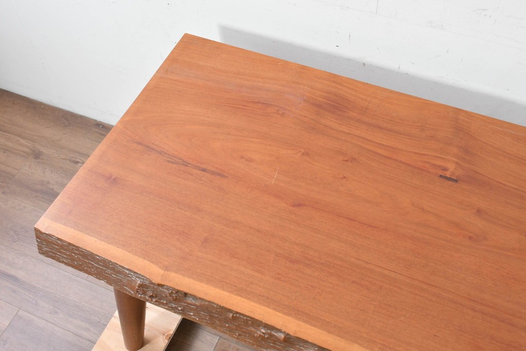 和製ヴィンテージ　天板(花梨材)　脚(タモ材)　一枚板ならではの風合いが魅力のテーブル　(R-087116)