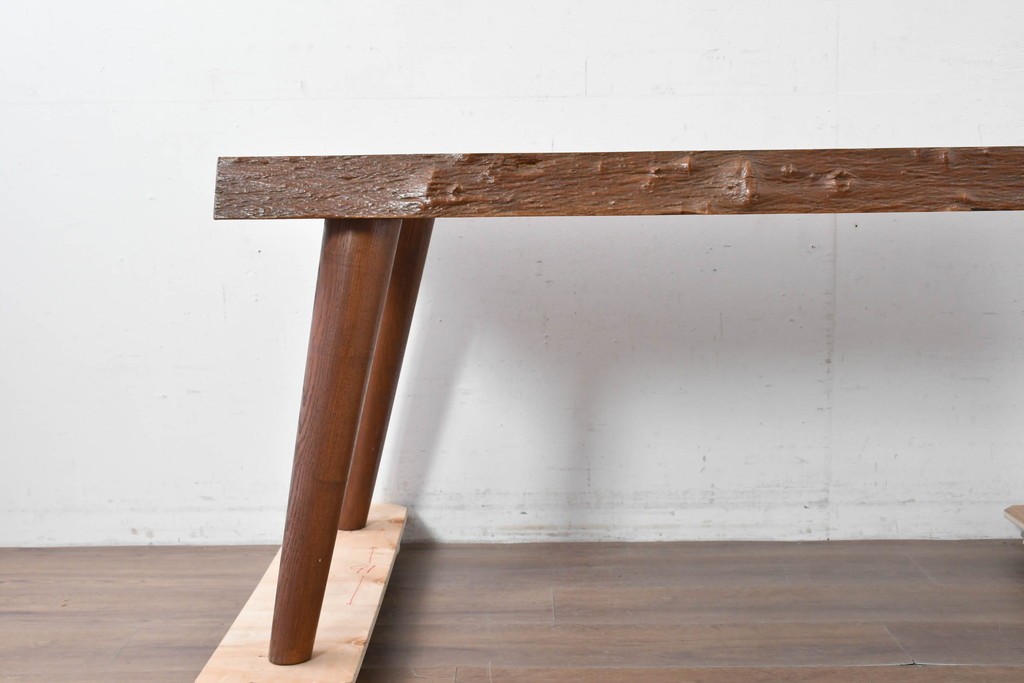和製ヴィンテージ　天板(花梨材)　脚(タモ材)　一枚板ならではの風合いが魅力のテーブル　(R-087116)