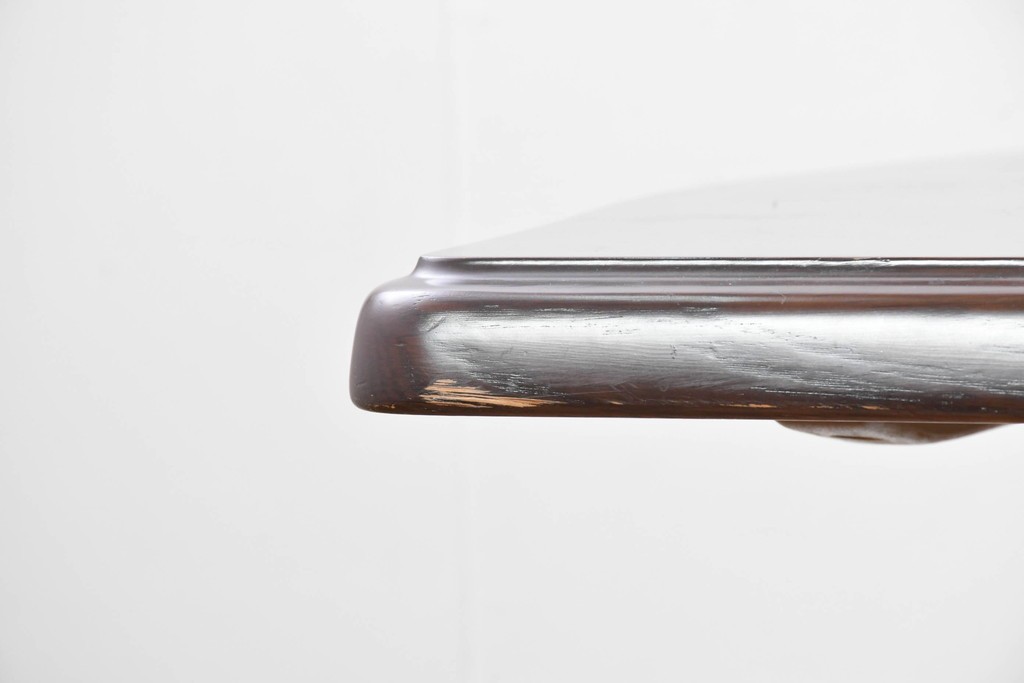  中古　飛騨産業　キツツキマーク　コロニアル調で端正な佇まいのダイニングテーブル　(R-087118)