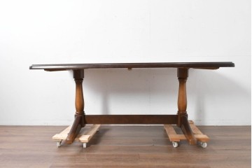  中古　飛騨産業　キツツキマーク　コロニアル調で端正な佇まいのダイニングテーブル　(R-087118)