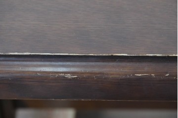  中古　飛騨産業　キツツキマーク　コロニアル調で端正な佇まいのダイニングテーブル　(R-087118)