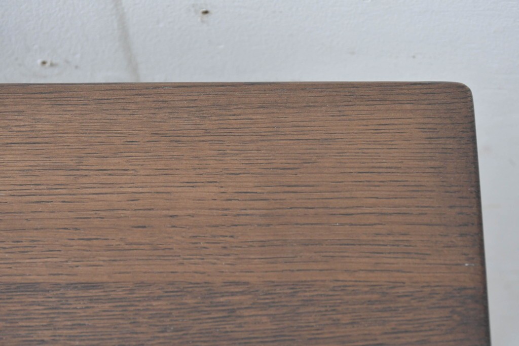 中古　カリモク家具(karimoku)　DU5200　オーク材　シャープなラインが際立つダイニングテーブル　定価約27万円　(R-087119)