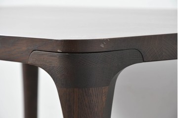 中古　カリモク家具(karimoku)　オーク材　DD4730　すっきりとした角丸デザインのダイニングテーブル　定価約24万円　(R-087120)