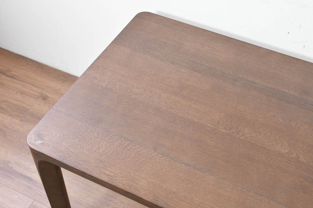 中古　カリモク家具(karimoku)　オーク材　DD4730　すっきりとした角丸デザインのダイニングテーブル　定価約24万円　(R-087120)