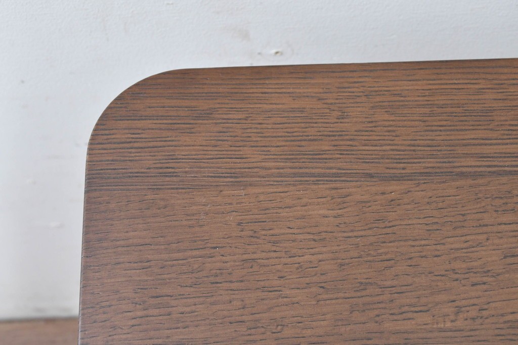 中古　カリモク家具(karimoku)　オーク材　DD4730　すっきりとした角丸デザインのダイニングテーブル　定価約24万円　(R-087120)