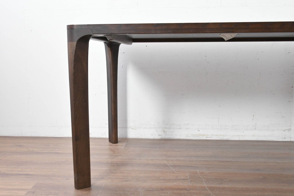 中古　カリモク家具(karimoku)　オーク材　DD4730　すっきりとした角丸デザインのダイニングテーブル　定価約24万円　(R-087120)