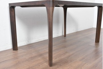 中古　カリモク家具(karimoku)　オーク材　DD4730　すっきりとした角丸デザインのダイニングテーブル　定価約24万円　(R-087120)