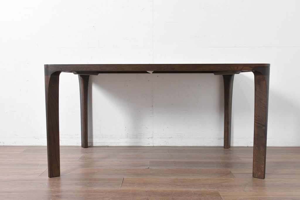 中古　カリモク家具(karimoku)　オーク材　DD4730　すっきりとした角丸デザインのダイニングテーブル　定価約24万円　(R-087120)