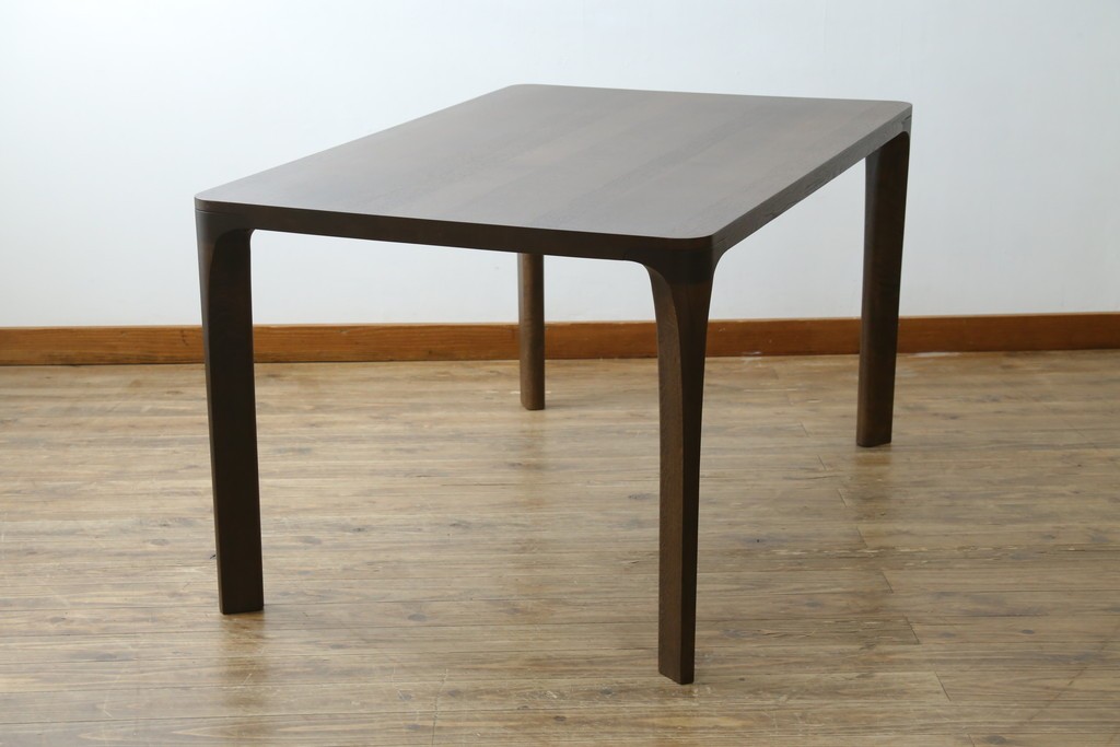 中古　カリモク家具(karimoku)　オーク材　DD4730　すっきりとした角丸デザインのダイニングテーブル　定価約24万円　(R-087120)