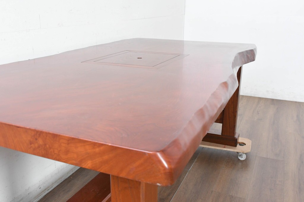 中古　職人手作りの特注品　総欅(ケヤキ)材　一枚板　自然の造形を活かした囲炉裏付きダイニングテーブル　製作費約150万円　(R-087121)