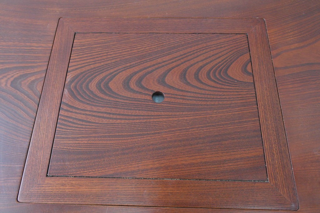 中古　職人手作りの特注品　総欅(ケヤキ)材　一枚板　自然の造形を活かした囲炉裏付きダイニングテーブル　製作費約150万円　(R-087121)