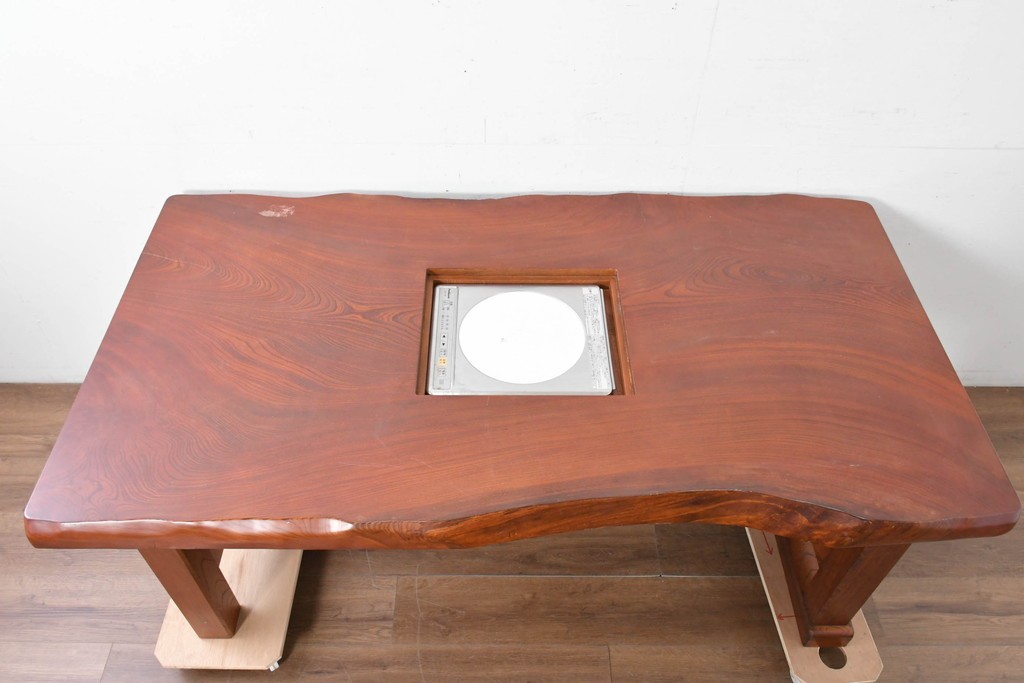 中古　職人手作りの特注品　総欅(ケヤキ)材　一枚板　自然の造形を活かした囲炉裏付きダイニングテーブル　製作費約150万円　(R-087121)