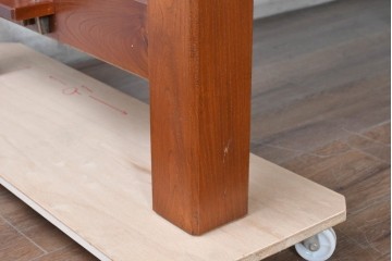 中古　職人手作りの特注品　総欅(ケヤキ)材　一枚板　自然の造形を活かした囲炉裏付きダイニングテーブル　製作費約150万円　(R-087121)