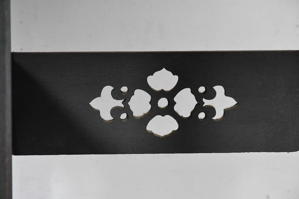 和製アンティーク　大正ロマン　希少デザイン　透かし彫り入りのオクタゴンテーブル　(R-087122)