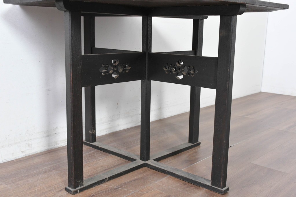 和製アンティーク　大正ロマン　希少デザイン　透かし彫り入りのオクタゴンテーブル　(R-087122)