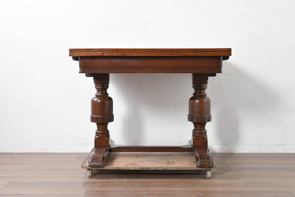 イギリスアンティーク　オーク材　重厚な佇まいのドローリーフテーブル　(R-087123)