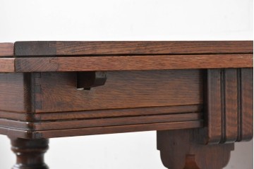 イギリスアンティーク　オーク材　重厚な佇まいのドローリーフテーブル　(R-087123)