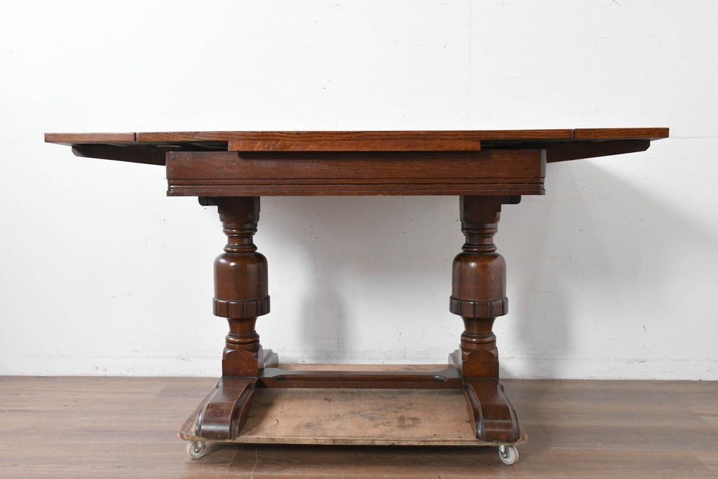 イギリスアンティーク　オーク材　重厚な佇まいのドローリーフテーブル　(R-087123)