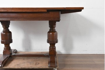 イギリスアンティーク　オーク材　重厚な佇まいのドローリーフテーブル　(R-087123)
