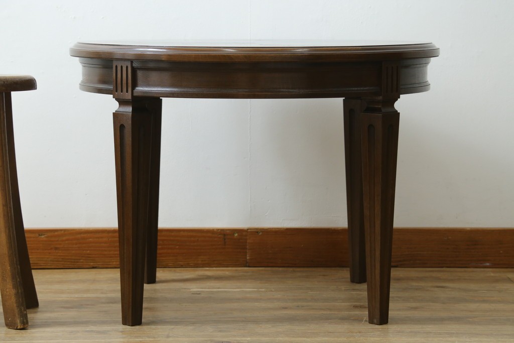 中古　美品　カリモク家具(karimoku)　ドマーニ(domani)　クイーンズライフ(QUEENS LIFE)　クラシカルモダンなリビングテーブル　定価約17万円　(R-087126)