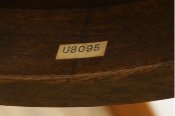 中古　美品　カリモク家具(karimoku)　ドマーニ(domani)　クイーンズライフ(QUEENS LIFE)　クラシカルモダンなリビングテーブル　定価約17万円　(R-087126)