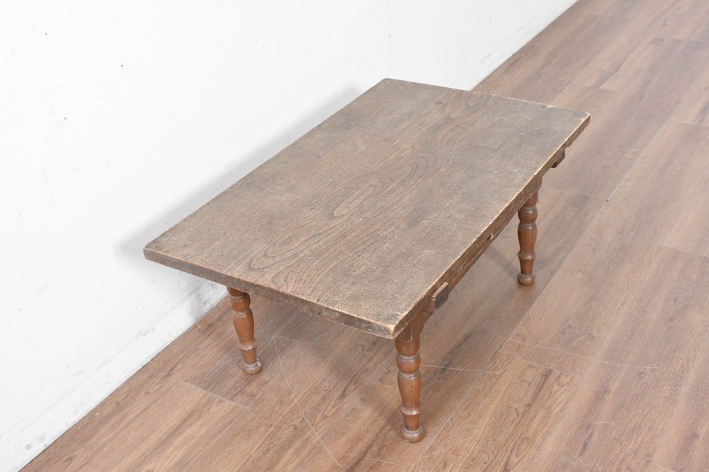 和製アンティーク　天板に欅(ケヤキ)材一枚板が用いられた文机　(R-087127)