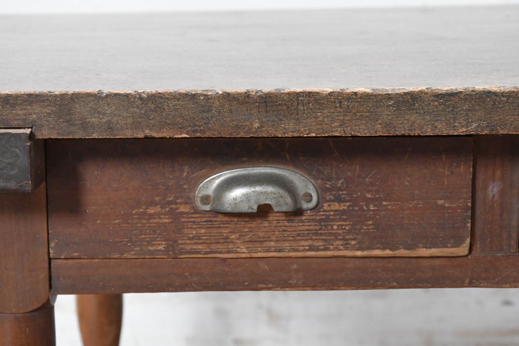 和製アンティーク　天板に欅(ケヤキ)材一枚板が用いられた文机　(R-087127)